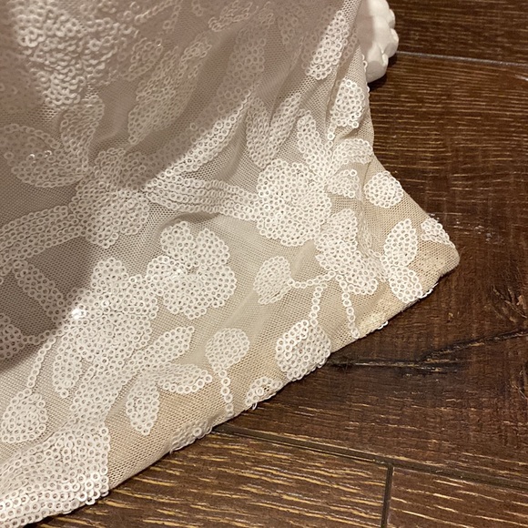 Beautiful White Dress with Slit ( will need a dry clean ) - Picture 9 of 16